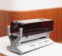 <div align="left">・どれだけ近くまで見えるかを測り、眼の調節する力を評価します。</div>